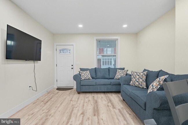 Photo - 5761 Osage Ave