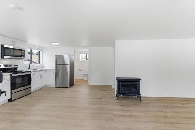Photo - 221a Cedar Ave Unit Cedar Ave #B