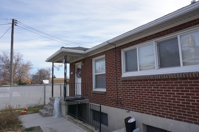 Building Photo - 3543 Valley Heights Dr Unit Dr#3