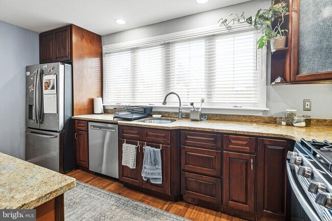 Photo - 7200 Shalkop St