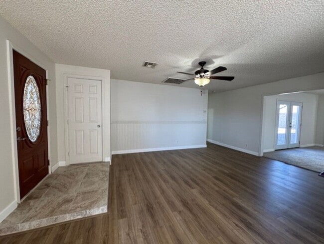 Photo - 4BR plus Bonus Room, 4 BA incls  Fully Furnished Casita, Garage, Colorado River!!