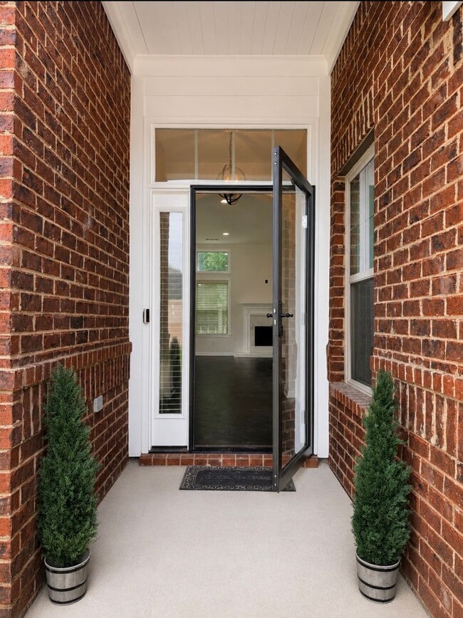 Photo - 705 Evanwood Dr