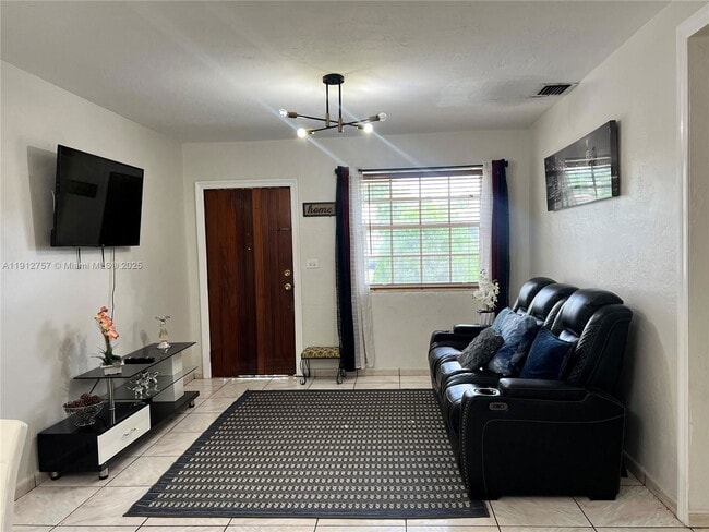 Photo - 120 SW 68th Ave