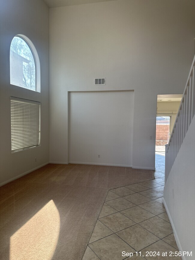 Photo - 6049 Glenborough St