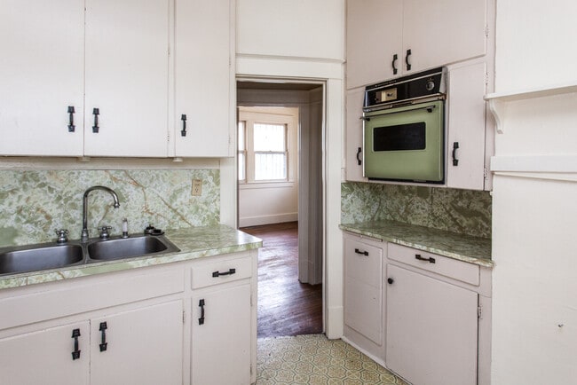 Photo - EDo BRICK BUNGALOW 1/BD 1/BA 1/CG