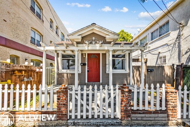 Photo - 307 W 7th St Unidad 309