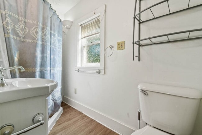 Photo - 904 1/2 Clay St - Cedar Falls