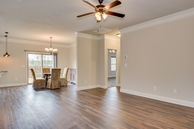 Photo - 1030 Swan Ct