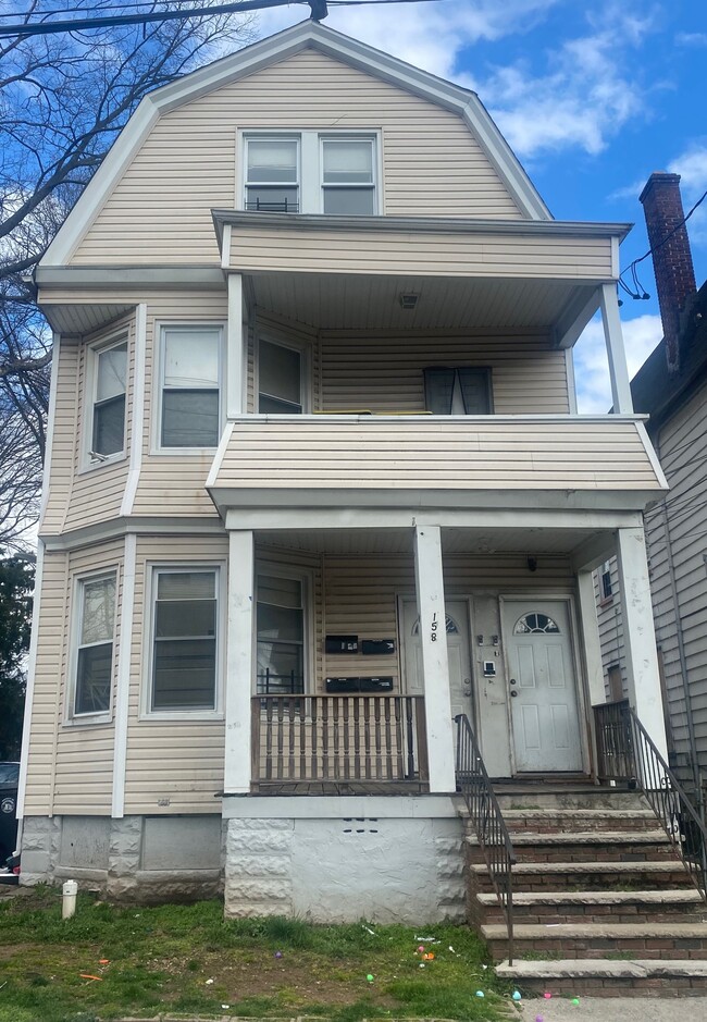 Building Photo - 158 Alexander St Unit 3rd Floor