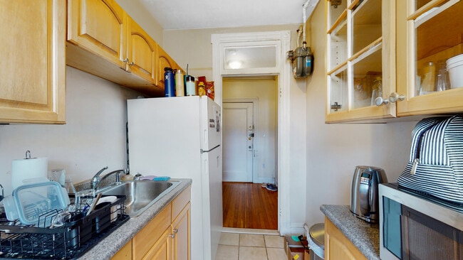 Photo - 15 Glenville Ave Unidad 12