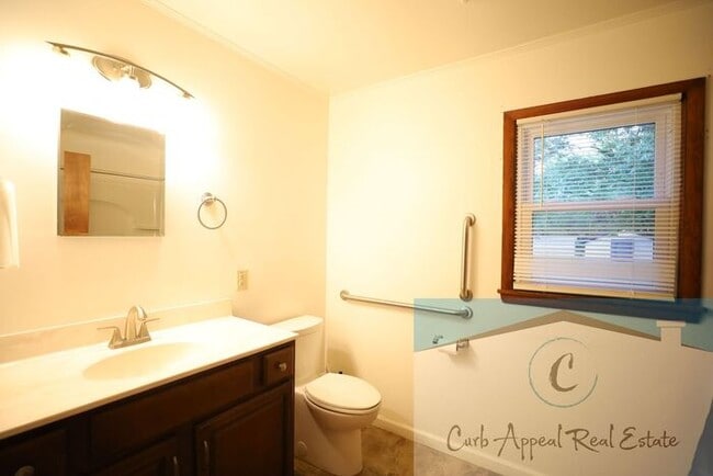 Photo - Spacious 3 bed/1 bath home!!
