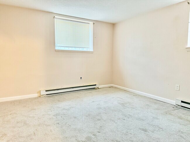 Photo - 770 Cummins Hwy Unit 4