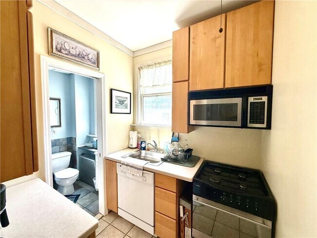 11 Old Beach Rd Unit 2