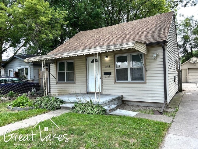 Building Photo - Charming 2 Bedroom 1 Bathroom now availabl... Rental