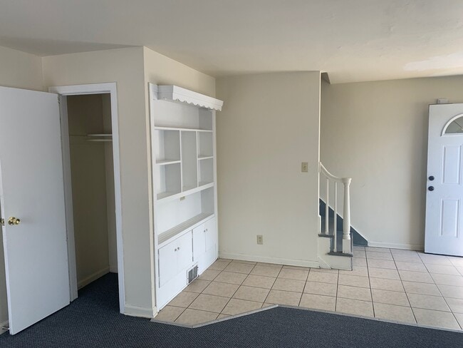 Photo - 705 E Rudisill Blvd Unidad 701 E Rudisill Blvd