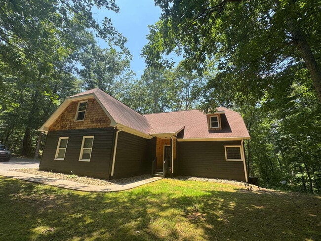 Beautiful Home Available Immediately in Se... - Beautiful Home Available Immediately in Se...