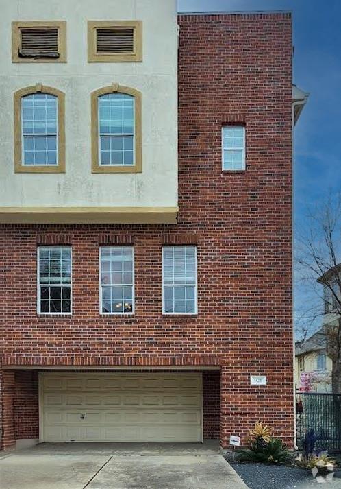 Building Photo - 921 Birdsall St Rental