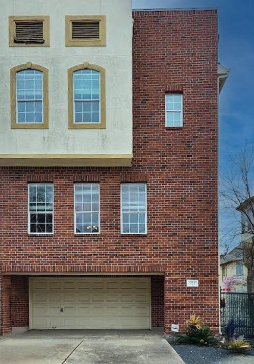 Photo - 921 Birdsall St House