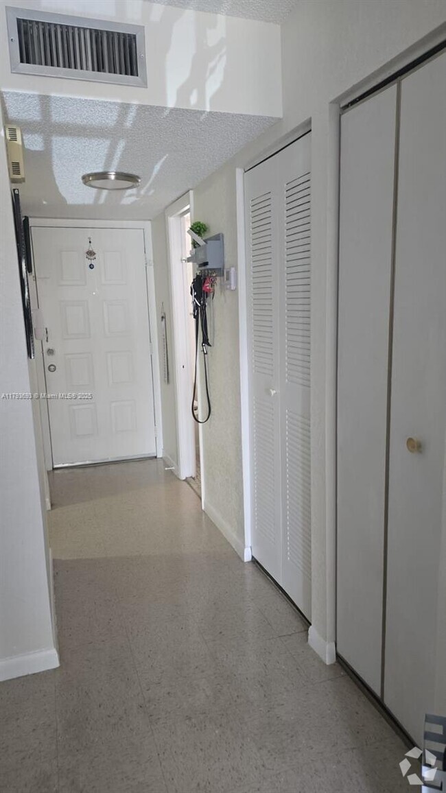 Building Photo - 17000 NW 67th Ave Unit 216 Rental