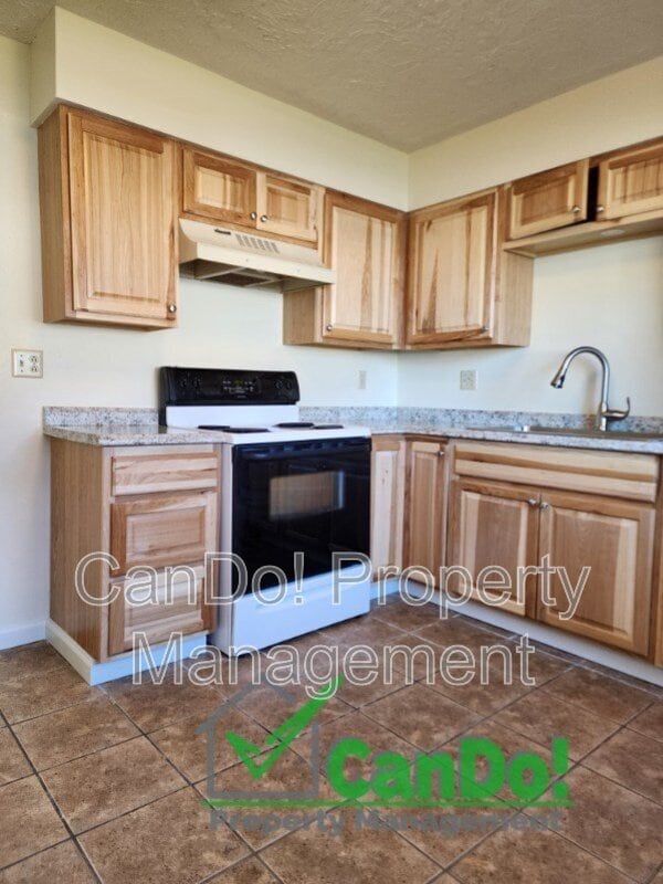 Building Photo - 230 Carol Dr Unit #4