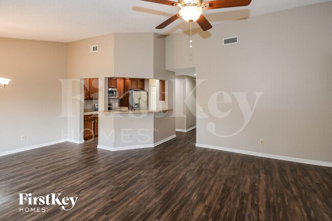 Photo - 1591 Twin Oak Dr W