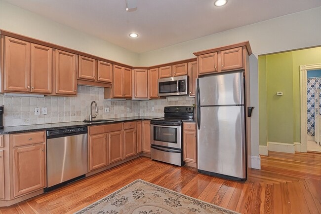 Photo - 762 Columbia Rd Unit 1