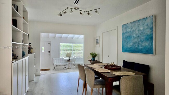 Photo - 712 SW 9th St