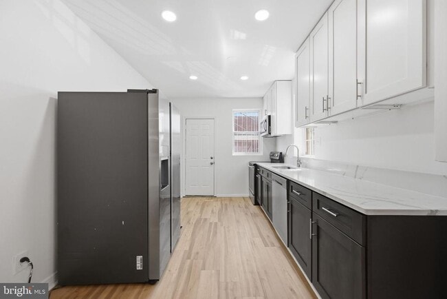 Photo - 924 Euclid St NW