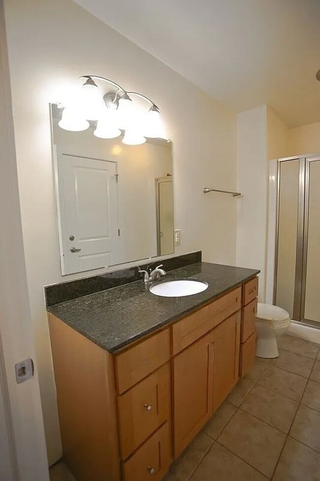 Photo - 419 17th St NW