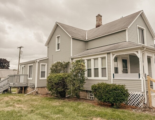 Building Photo - 2474 4th St Rental