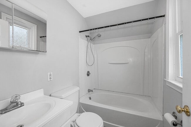 Photo - 16 Epping St Unit 3