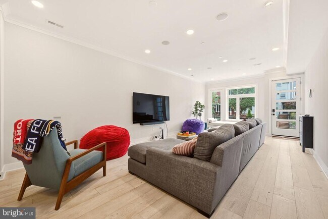Photo - 3554 13th St NW