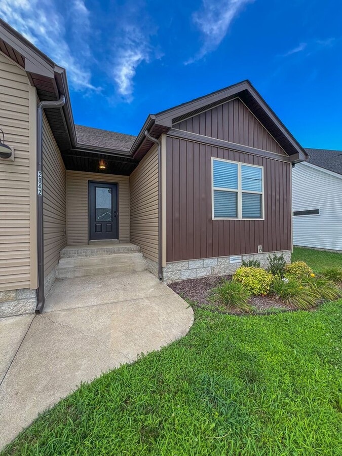 Photo - Single-Family Off Exit 1!