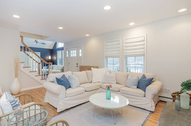 Photo - 27 Tanners Neck Ln