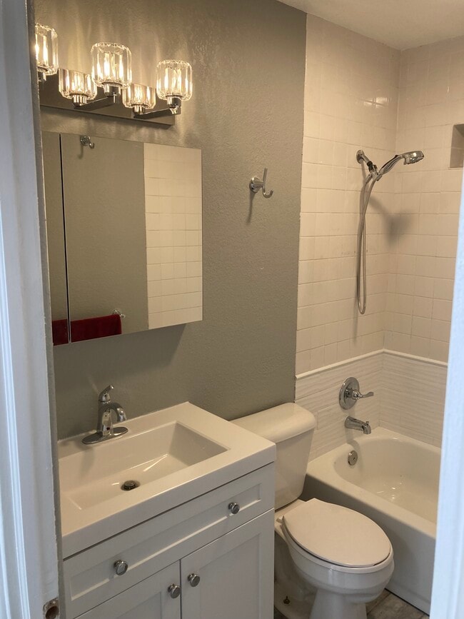 Photo - 6801 67th St N