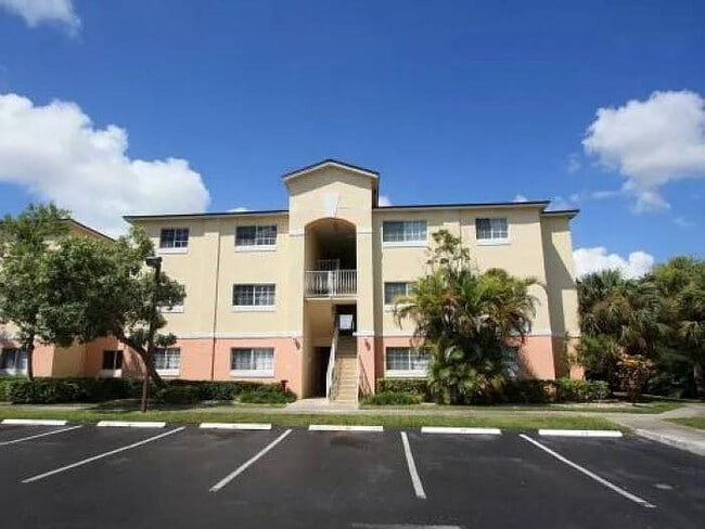 Building Photo - 3610 N 56th Ave Unit 226