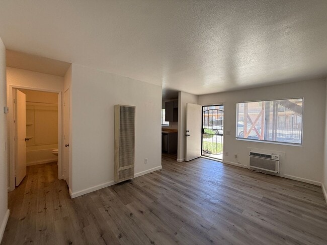 Photo - Palmdale Apartment 2 bedroom Unidad 22