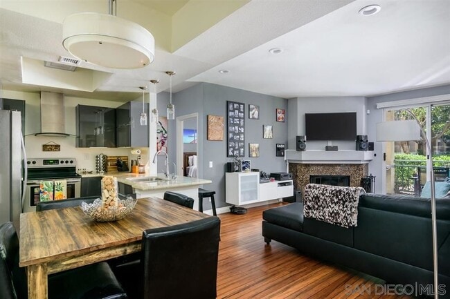 Photo - 1950 Camino De La Reina Unidad River Colony condominium