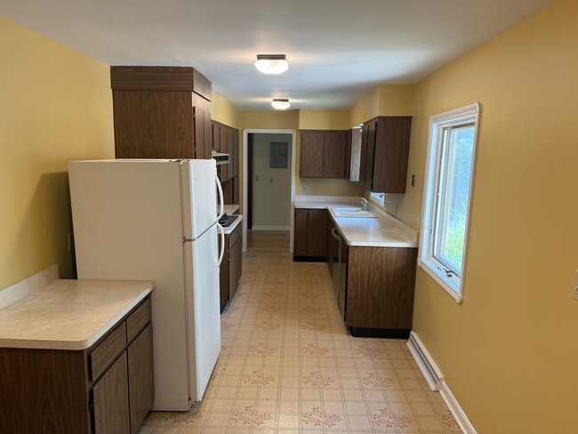 Photo - 511 E Royalton Rd