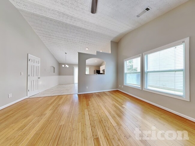 Photo - 3692 Tullamore Ln