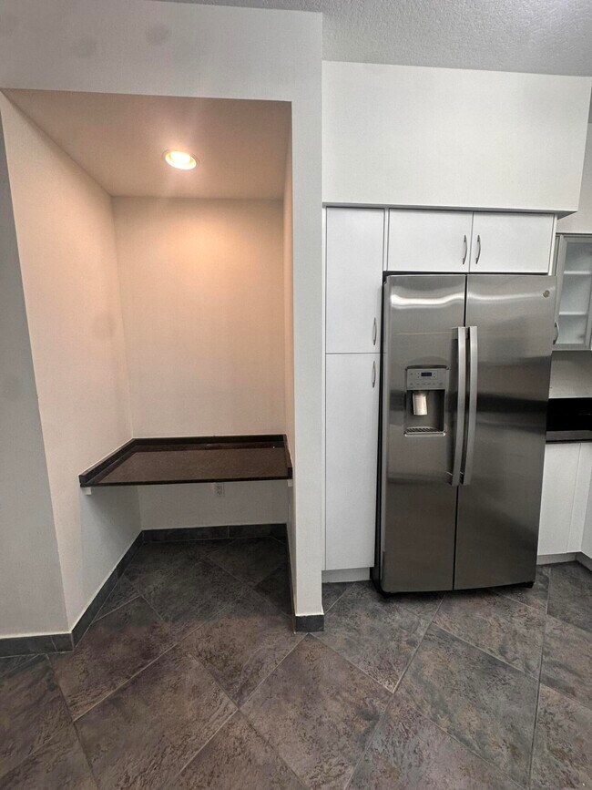 Photo - 233 S Federal Hwy Unit 208