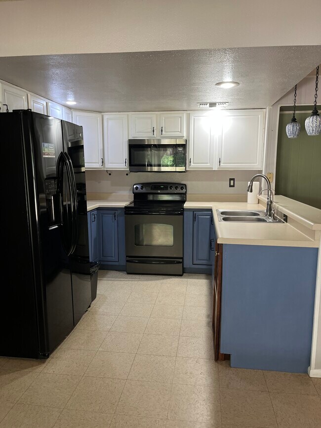 Photo - 6811 Wurzbach Rd