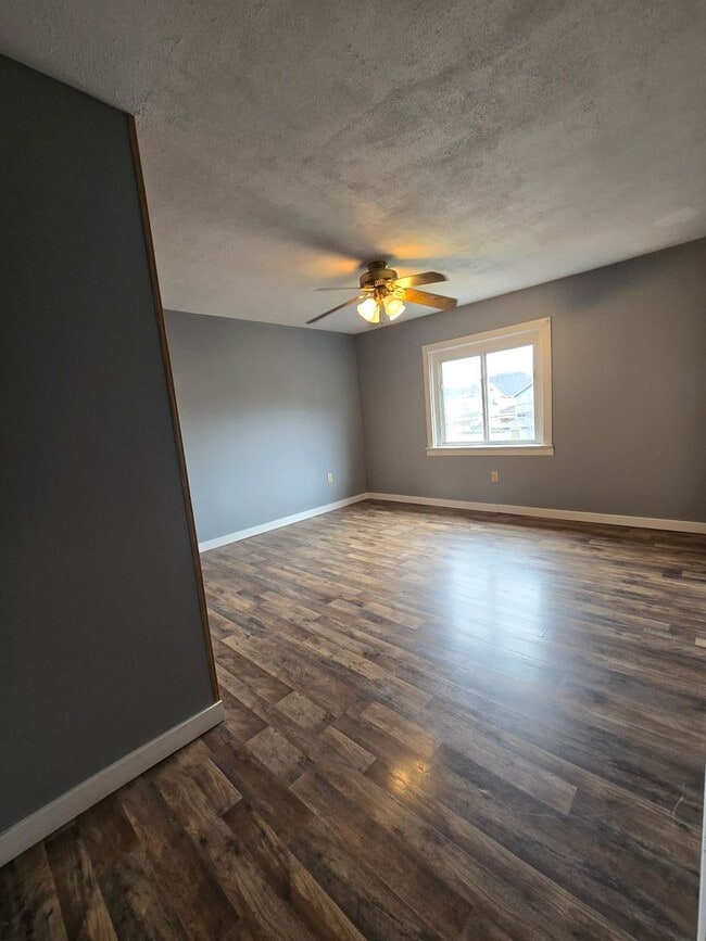 Photo - 62 Walnut St