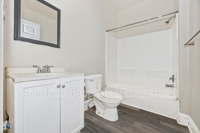 Photo - 220 Summit Ave Unit Apt 2F