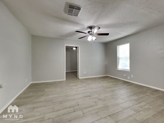 Photo - 9233 Nyssa St