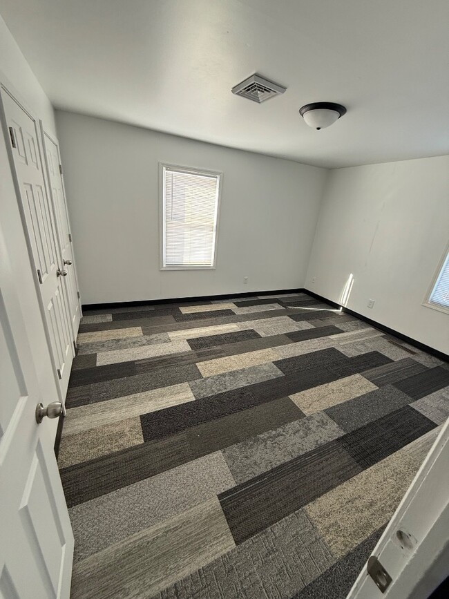 420 N Main St