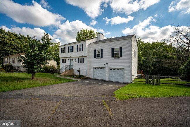 Building Photo - 13320 Scibilia Ct