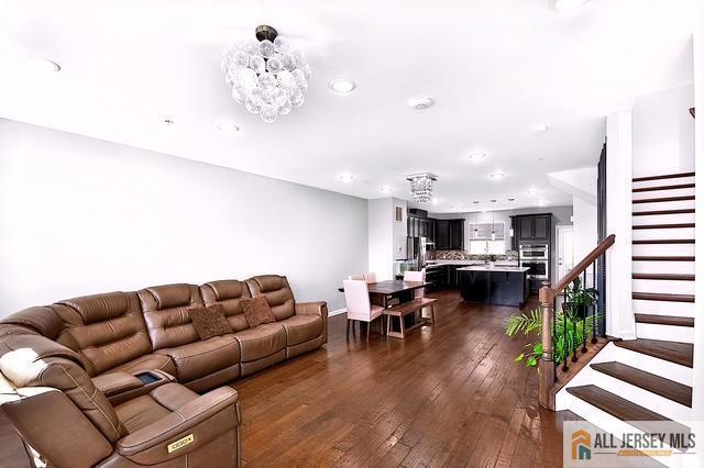 310 South Dr