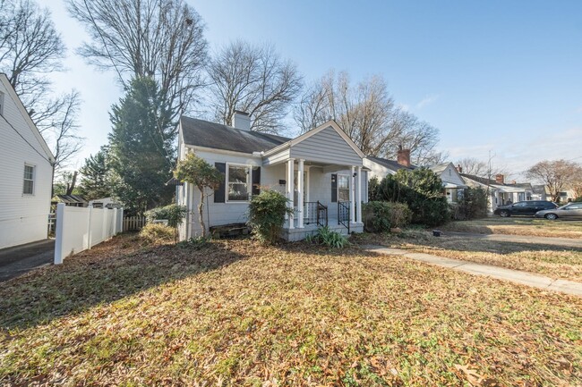 Charming 2-Bedroom, 1-Bath Home in Greensboro - Charming 2-Bedroom, 1-Bath Home in Greensboro