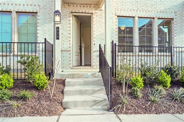 Photo - 631 Redwood Wy